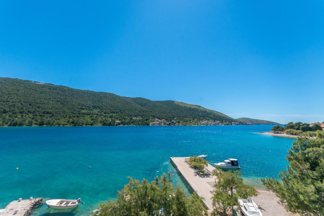 Apartmani Bonaca - 10M To The Sea Grebastica Exterior photo